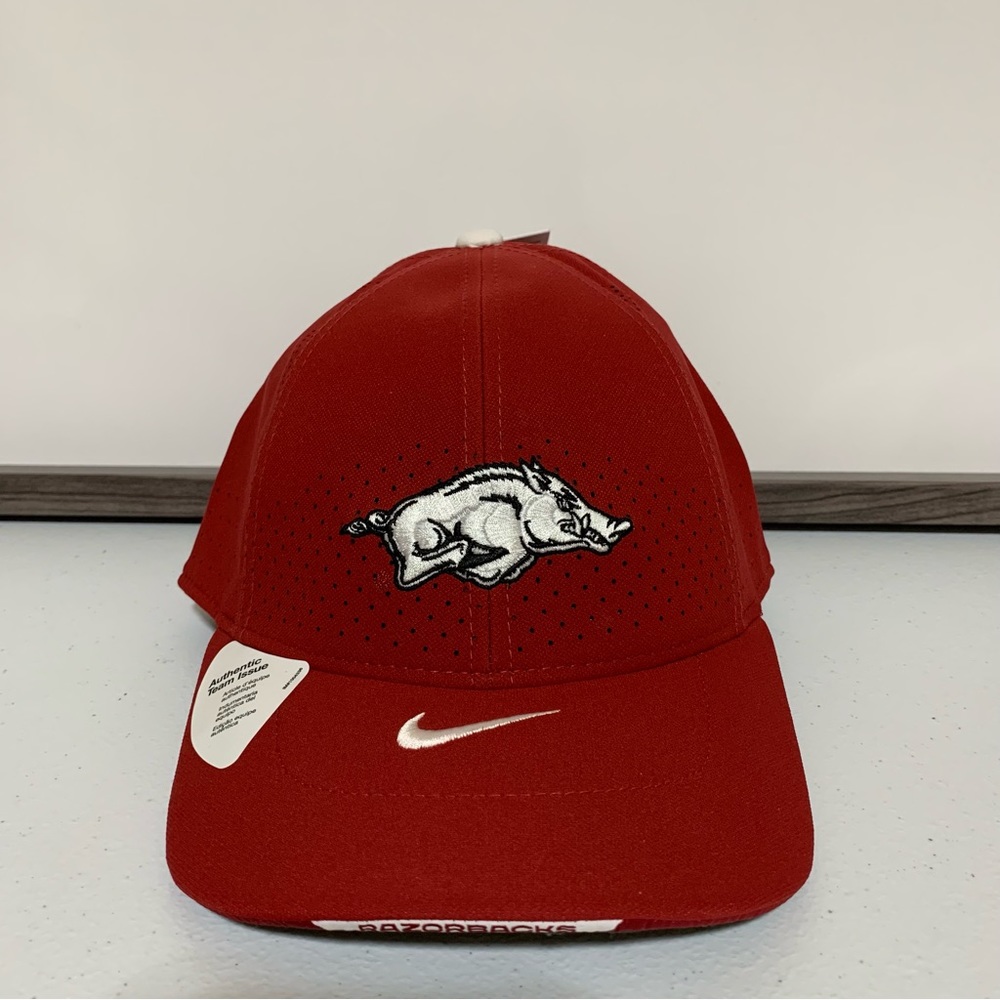 Nike University of Arkansas Razorbacks Aero Classic99 Cap-NWT